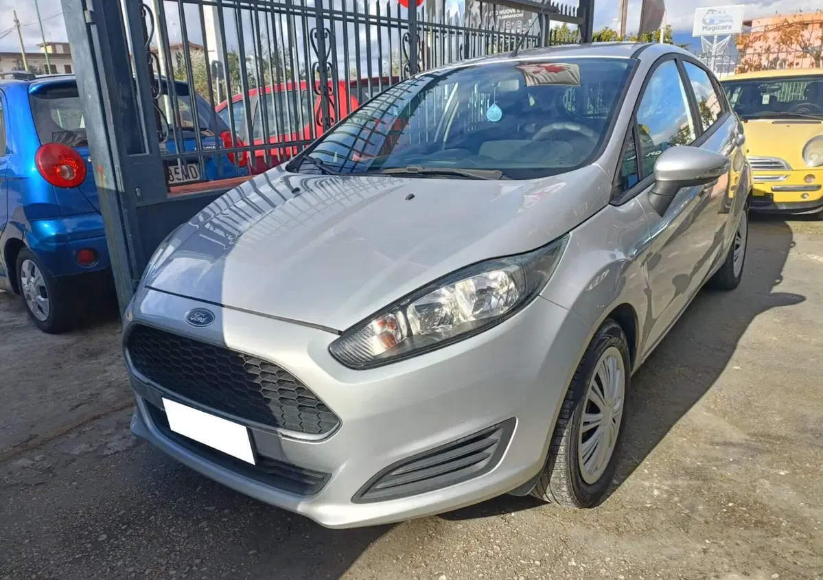 Ford Fiesta 1.2 60CV 5 porte (3)