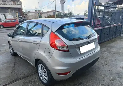 Ford Fiesta 1.2 60CV 5 porte (6)