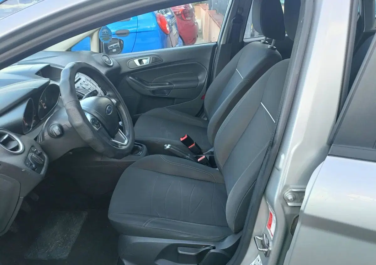 Ford Fiesta 1.2 60CV 5 porte (13)