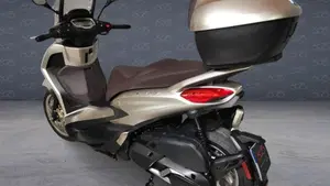 Piaggio Beverly 400 ABS-ASR (2021 - 24)  (4)