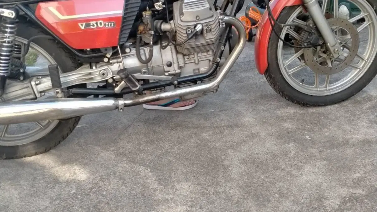 Moto Guzzi   (2)