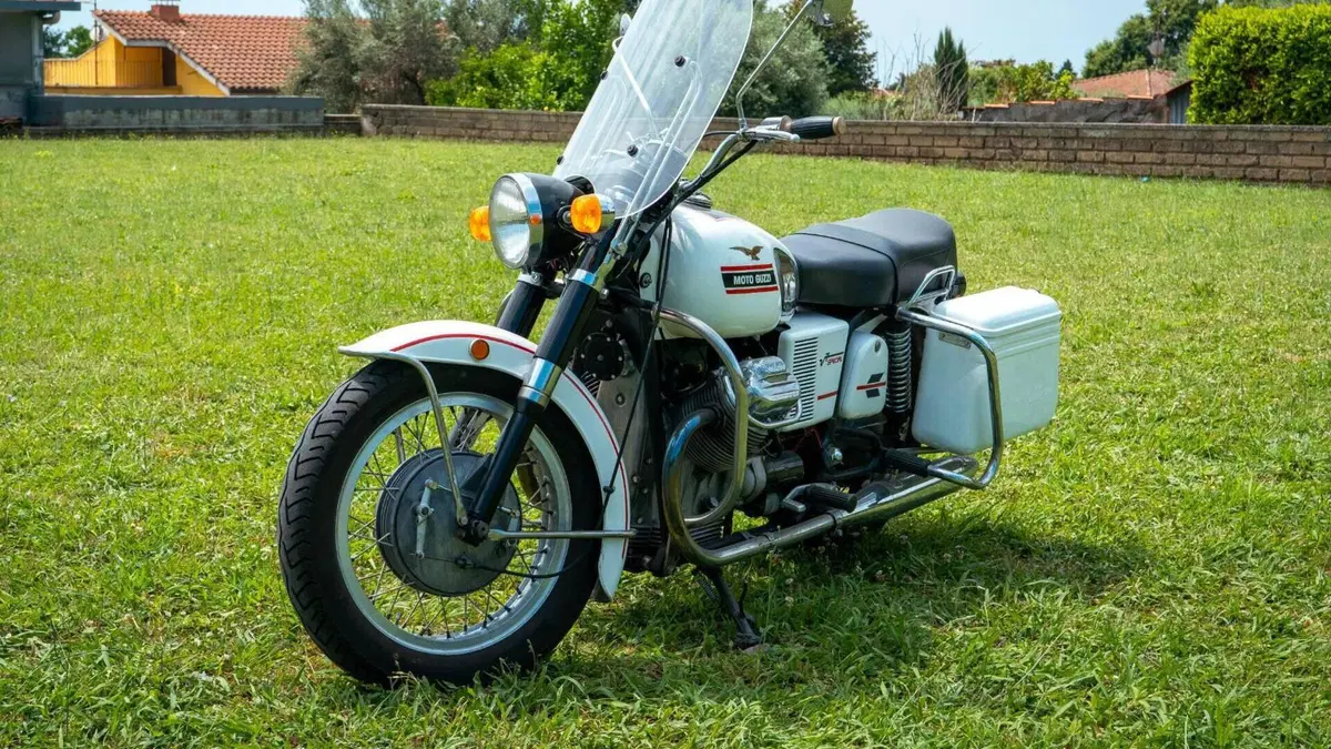 Moto Guzzi   (2)