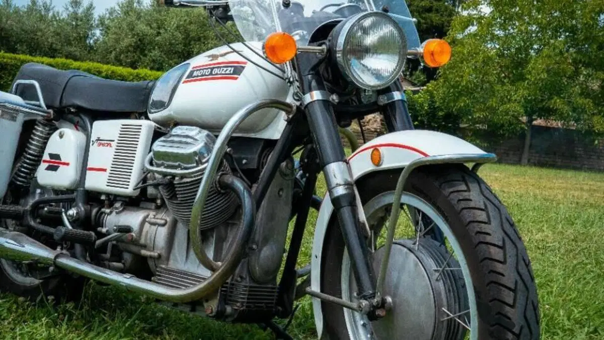 Moto Guzzi   (9)