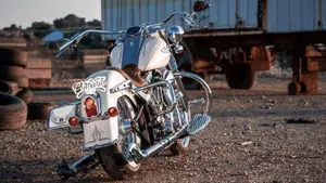 Harley-Davidson 1690 Deluxe ABS (2011 - 16) - FLSTN  (3)