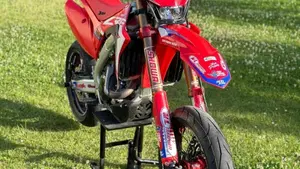 Honda CRF 450R (2023) 