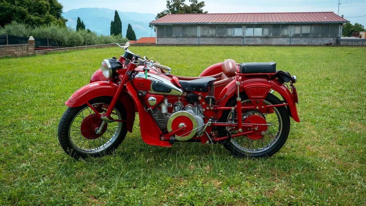 Moto Guzzi   (2)