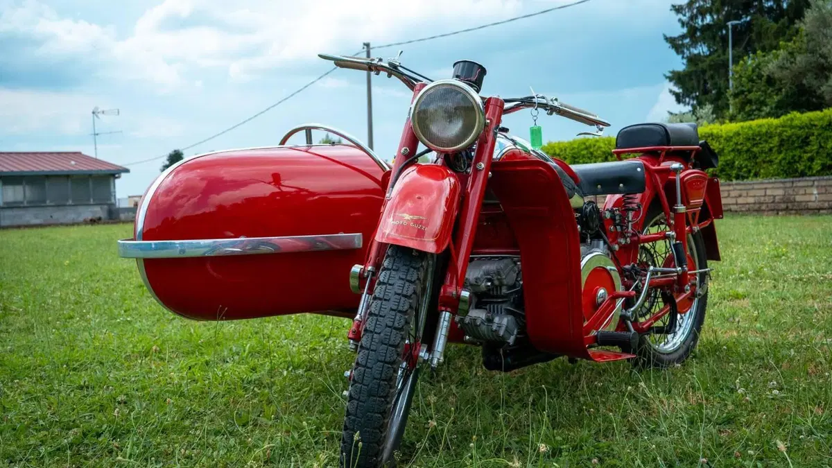 Moto Guzzi   (8)