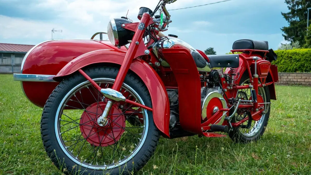 Moto Guzzi   (9)