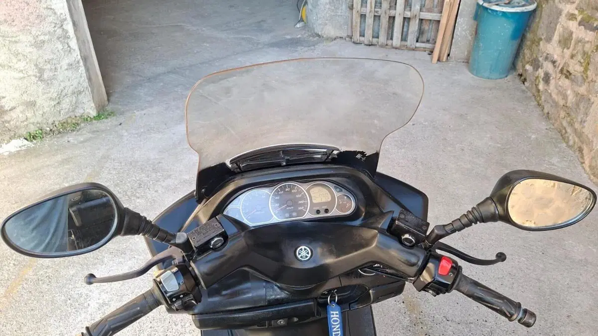Yamaha Majesty 250 (1999 - 06)  (3)