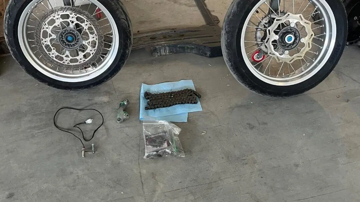 Honda CRF 450R (2001 - 02)  (5)