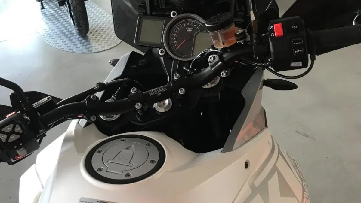 KTM 1290 Super Adventure (2015 - 16)  (3)