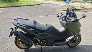 Yamaha T-Max 560 Tech Max (2020)  (3)