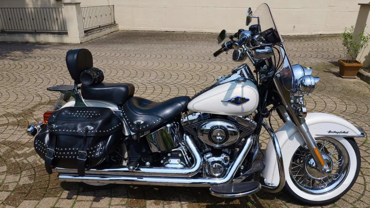 Harley-Davidson 1690 Heritage Classic (2011 - 17) - FLSTC 