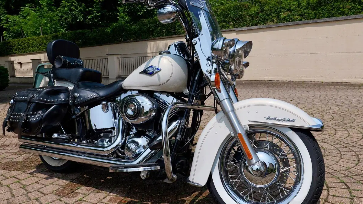 Harley-Davidson 1690 Heritage Classic (2011 - 17) - FLSTC  (2)