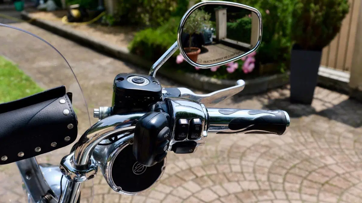 Harley-Davidson 1690 Heritage Classic (2011 - 17) - FLSTC  (4)