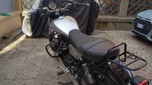 Moto Guzzi V9 Roamer (2021 - 24)  (10)