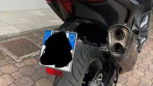 Yamaha T-Max 560 Tech Max (2025 - 26)  (2)