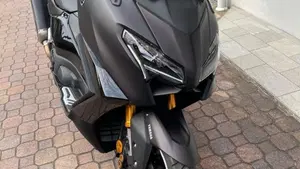 Yamaha T-Max 560 Tech Max (2025 - 26)  (3)