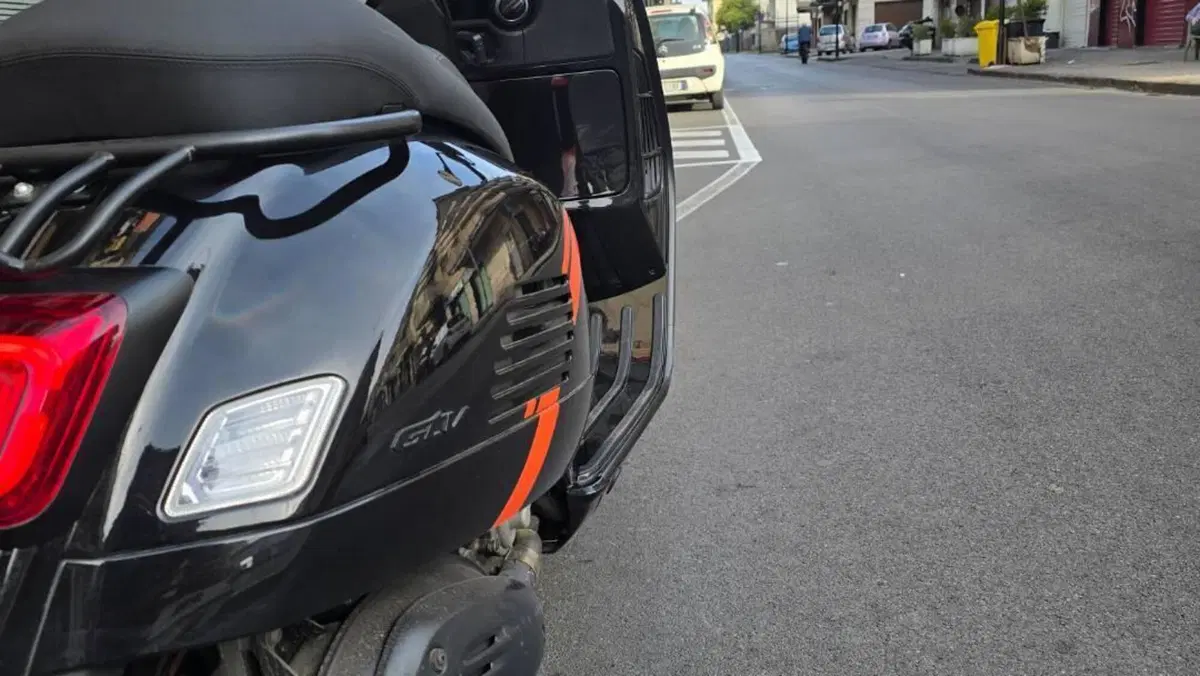 Vespa GTV 300 Hpe (2023 - 25)  (2)