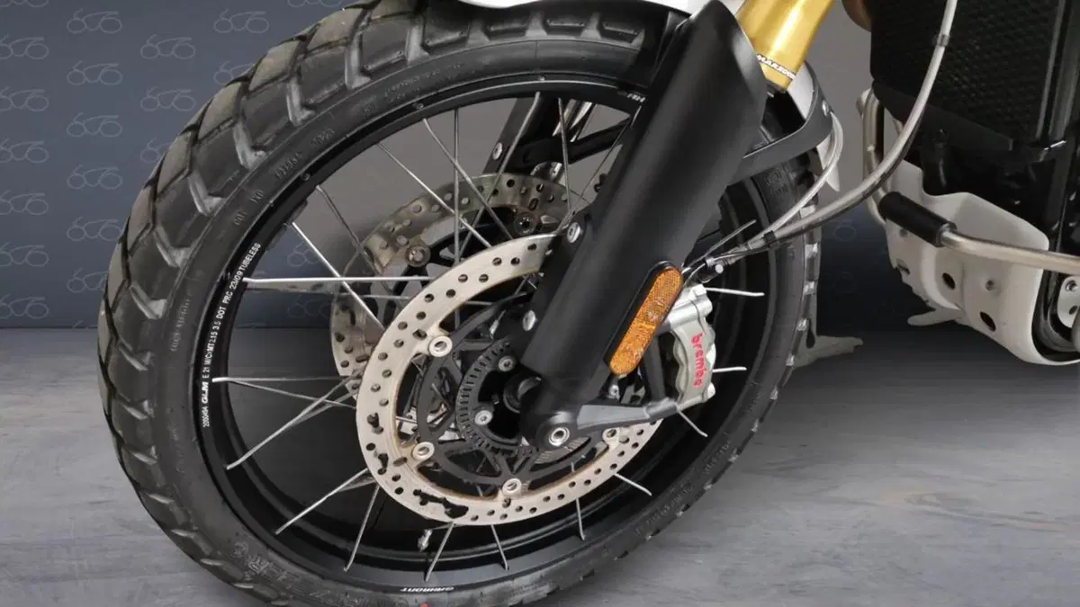 Triumph Scrambler 1200 XE (2024 - 25)  (5)