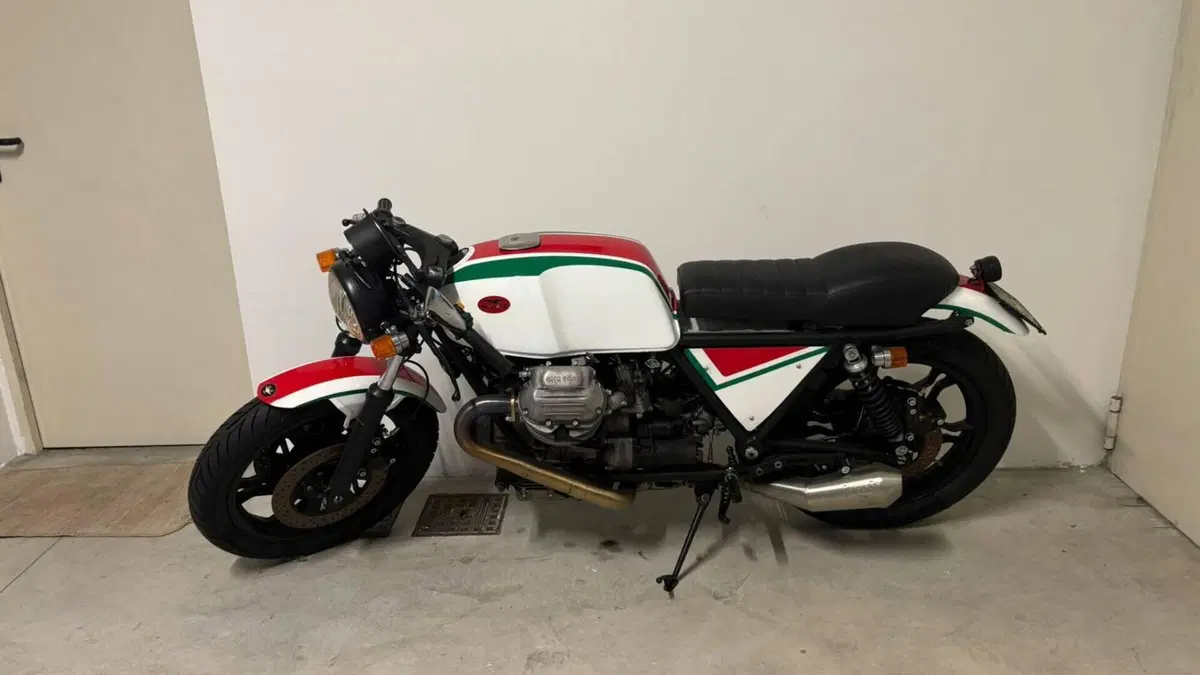 Moto Guzzi   (2)