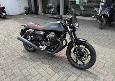 Moto Guzzi V7 Stone (2021 - 24) - Annuncio 10031099