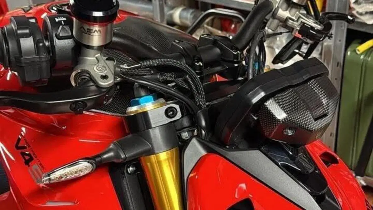 Ducati Streetfighter V4 S (2023 - 24) 