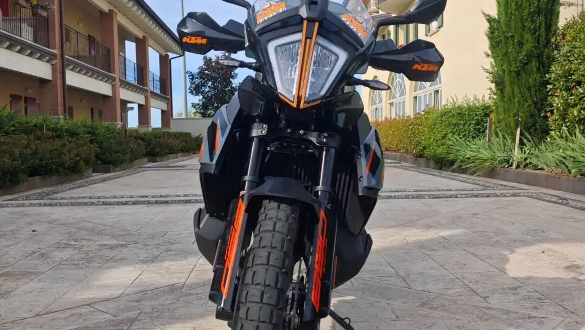 KTM 890 Adventure (2021)  (2)
