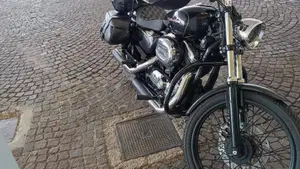 Harley-Davidson 1200 Custom (2004 - 06) - XL 1200C  (2)
