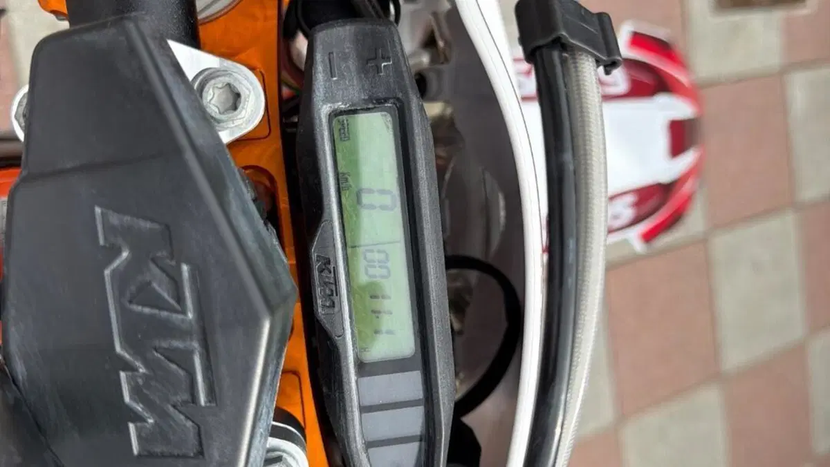 KTM 250 EXC TPI Six Days (2023)  (5)