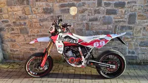 Husqvarna SM 125 (2009) 
