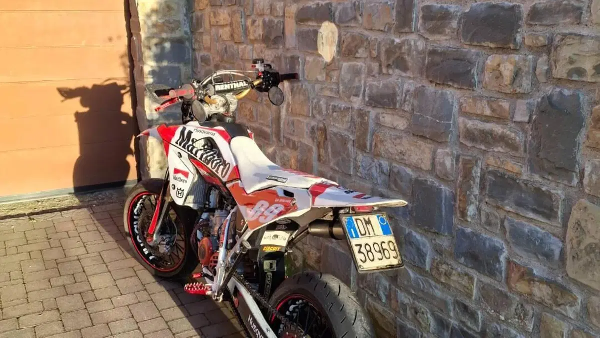 Husqvarna SM 125 (2009)  (2)