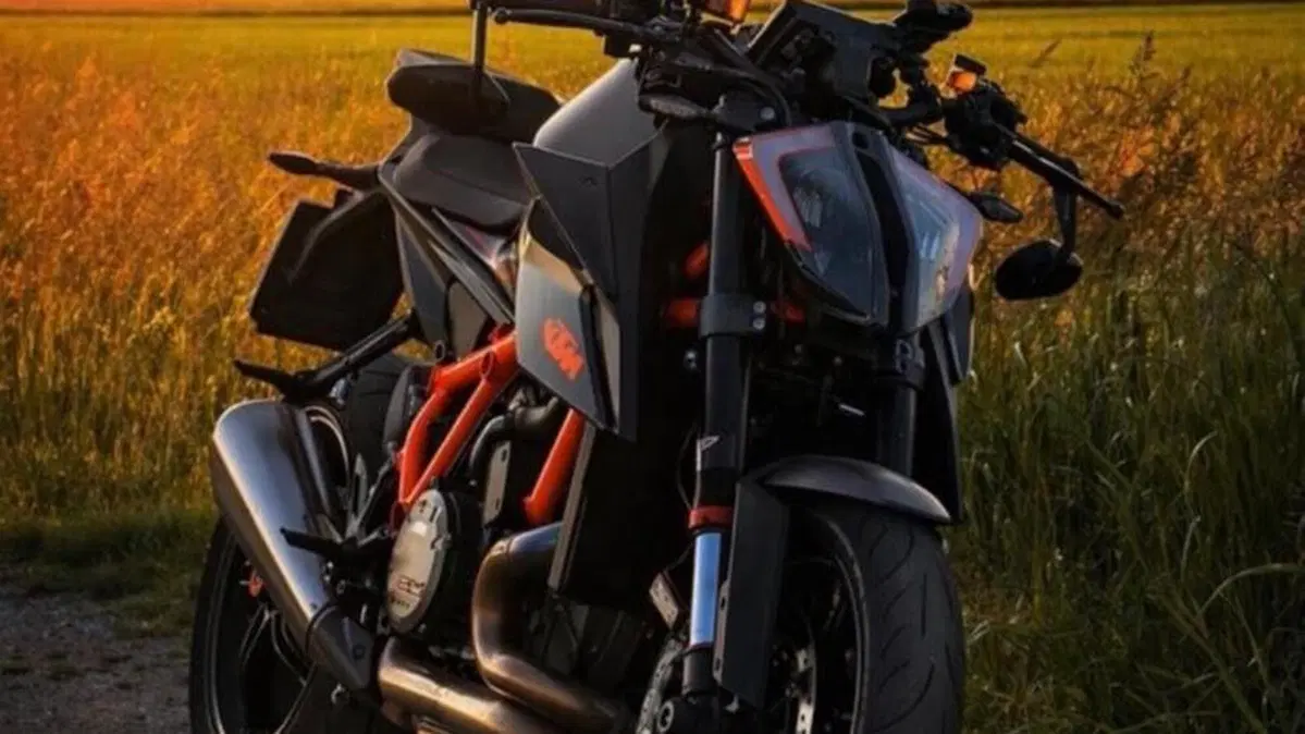 KTM 1290 Super Duke R (2020) 