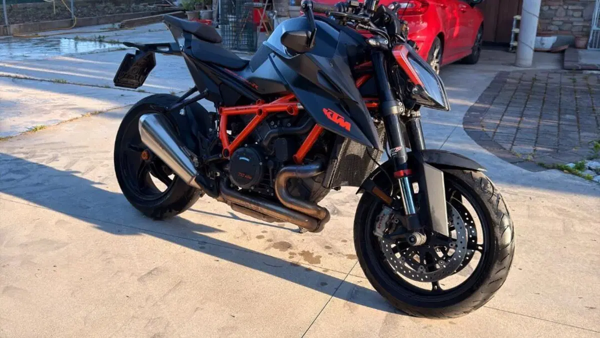 KTM 1290 Super Duke R (2020)  (3)