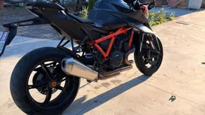 KTM 1290 Super Duke R (2020)  (4)