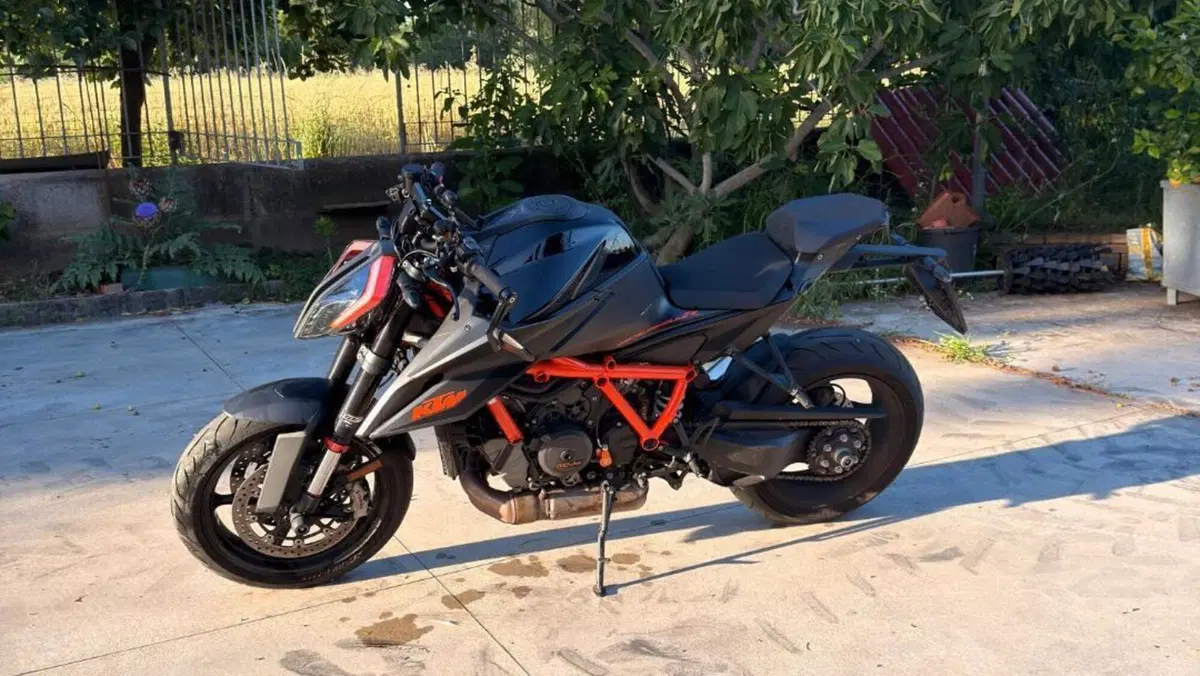 KTM 1290 Super Duke R (2020)  (5)