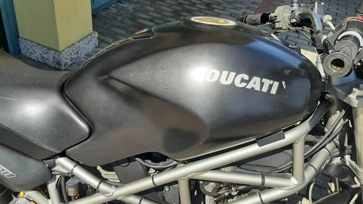 Ducati Monster 620 Dark (2003 - 06)  (3)