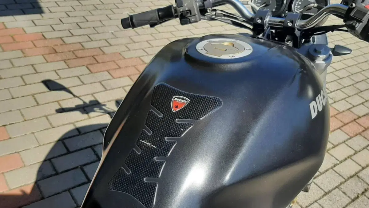 Ducati Monster 620 Dark (2003 - 06)  (4)