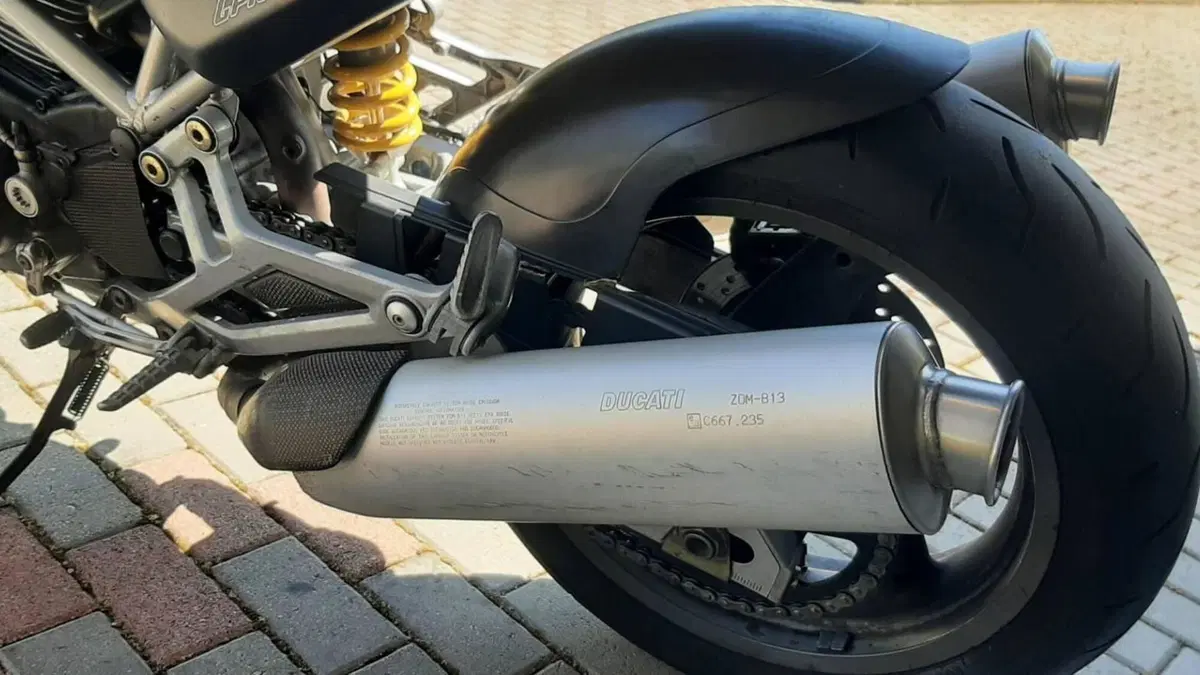 Ducati Monster 620 Dark (2003 - 06)  (7)