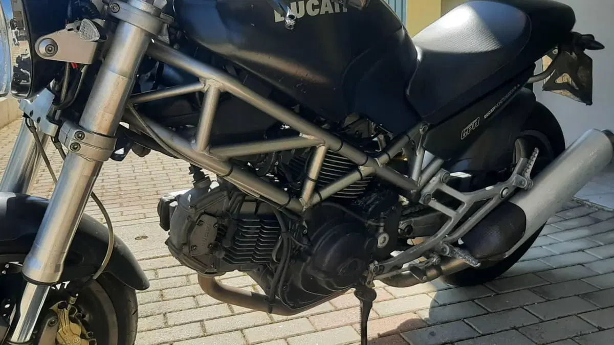 Ducati Monster 620 Dark (2003 - 06)  (8)