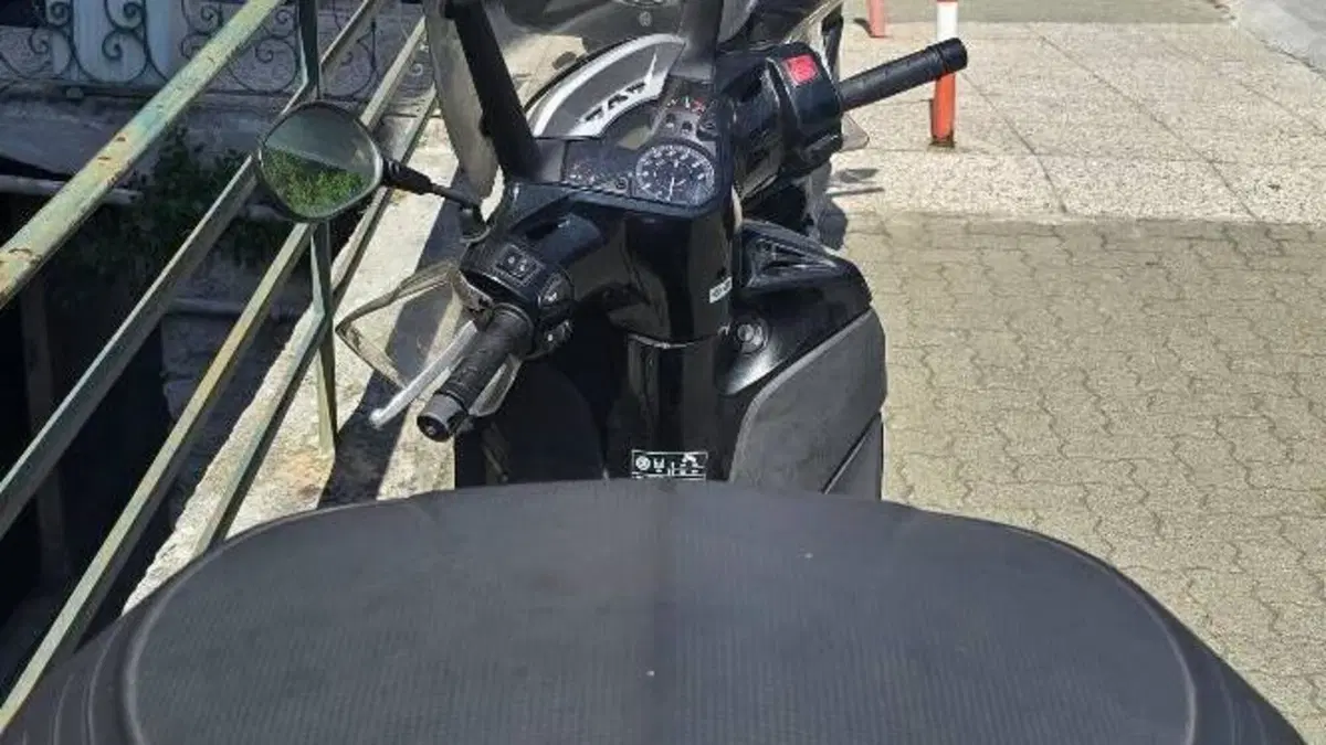 Honda SH 300 i ABS (2013 - 14)  (4)