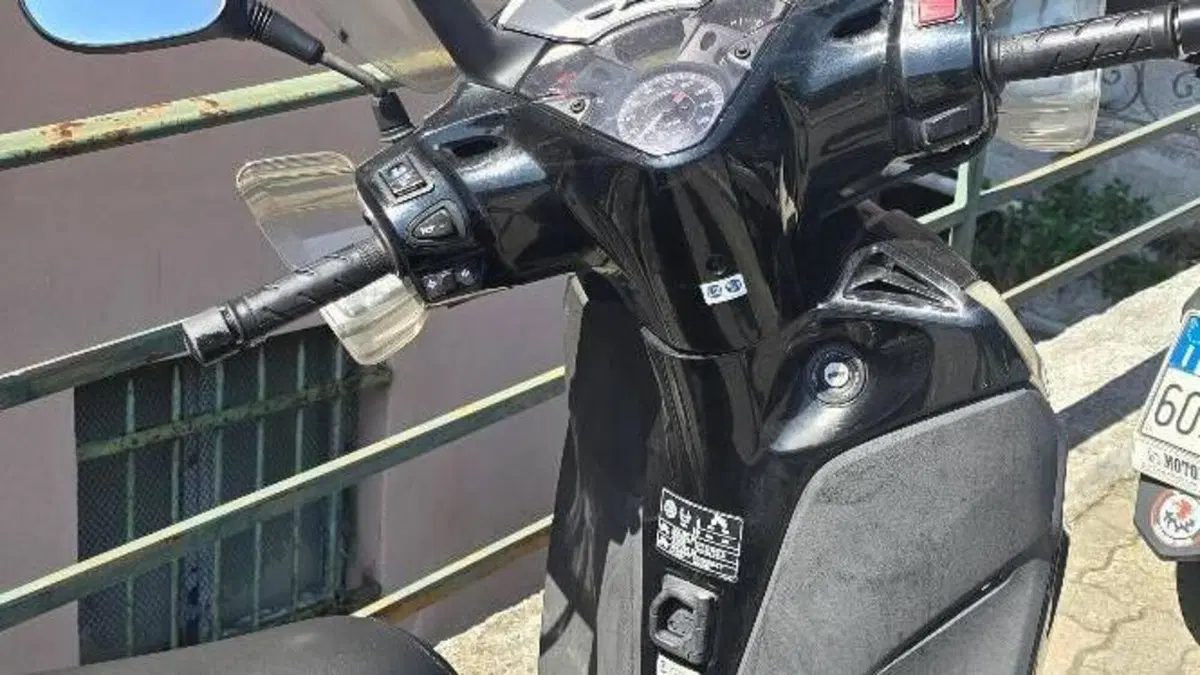 Honda SH 300 i ABS (2013 - 14)  (5)