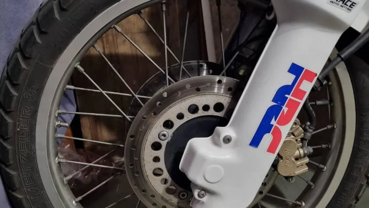 Honda Africa Twin XRV 750 (1996 - 02)  (4)