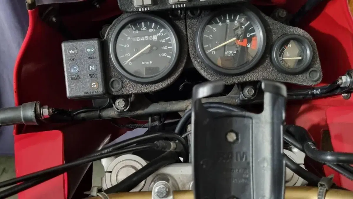 Honda Africa Twin XRV 750 (1996 - 02)  (5)