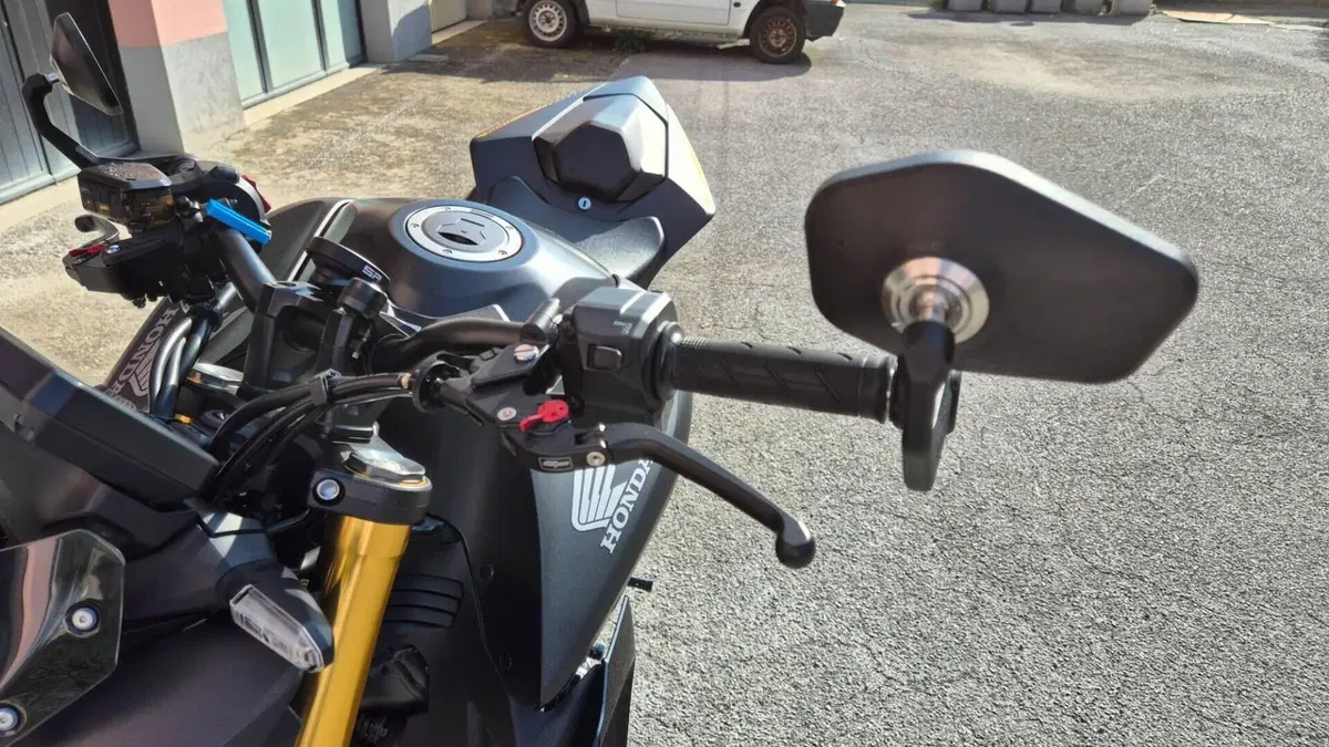 Honda CB 1000 Hornet SP (2025 - 26)  (16)