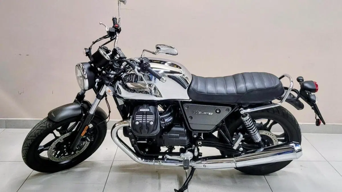Moto Guzzi V7 III Limited (2018) 