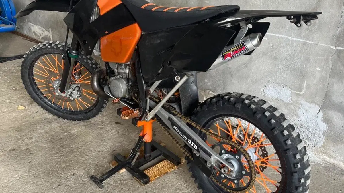 KTM 250 EXC (2006)  (5)