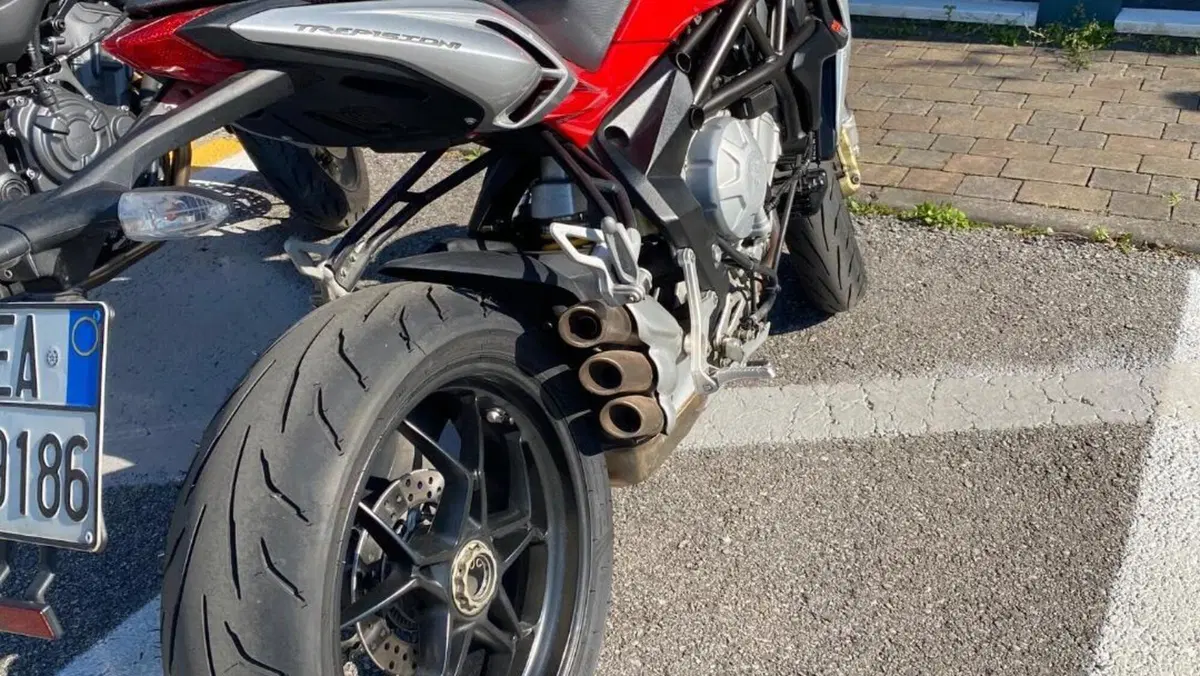 MV Agusta Brutale 675 EAS ABS (2011 - 16)  (3)
