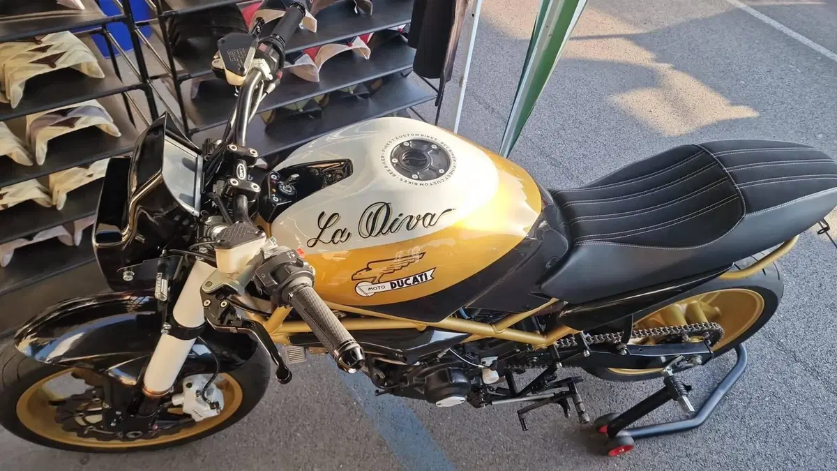 Ducati Monster 900 (1993 - 96)  (2)