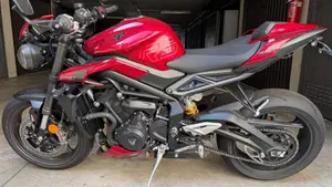 Triumph Street Triple 765 RS (2023 - 26)  (2)